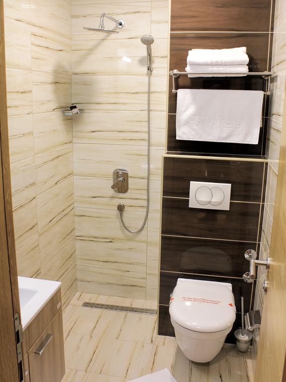 Hotel Dubai Plandiste Екстериор снимка