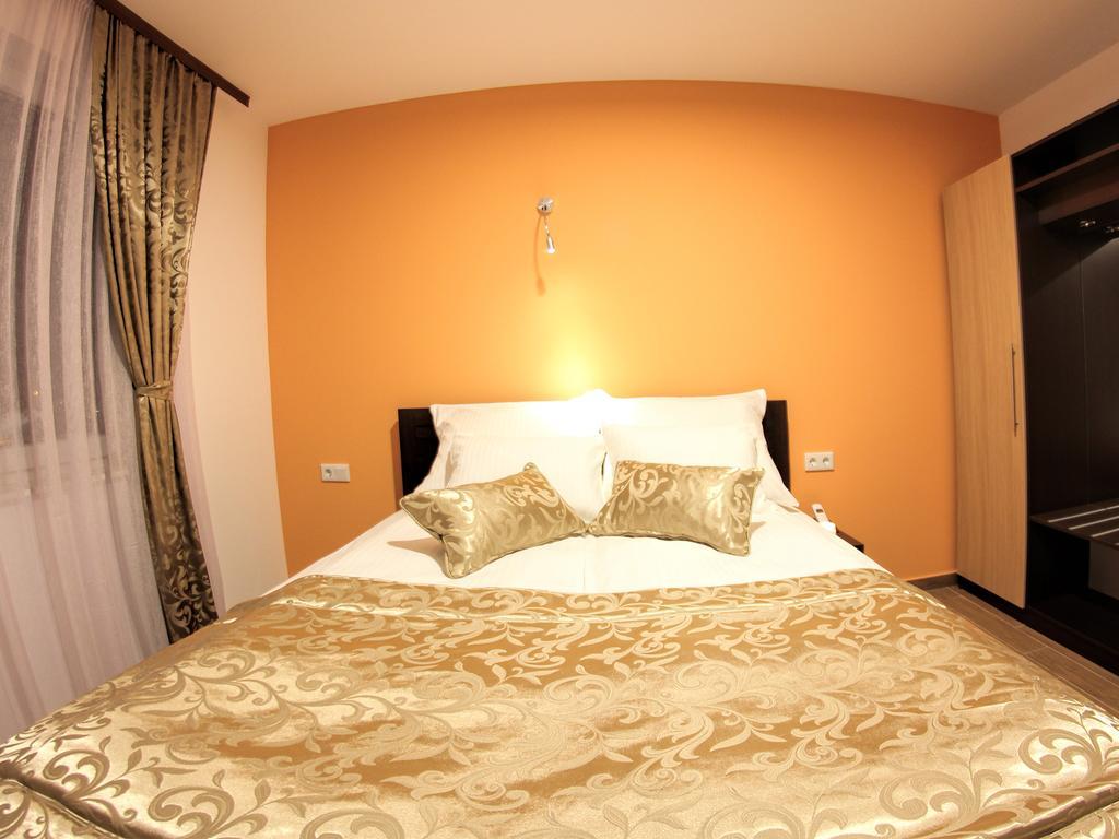 Hotel Dubai Plandiste Екстериор снимка