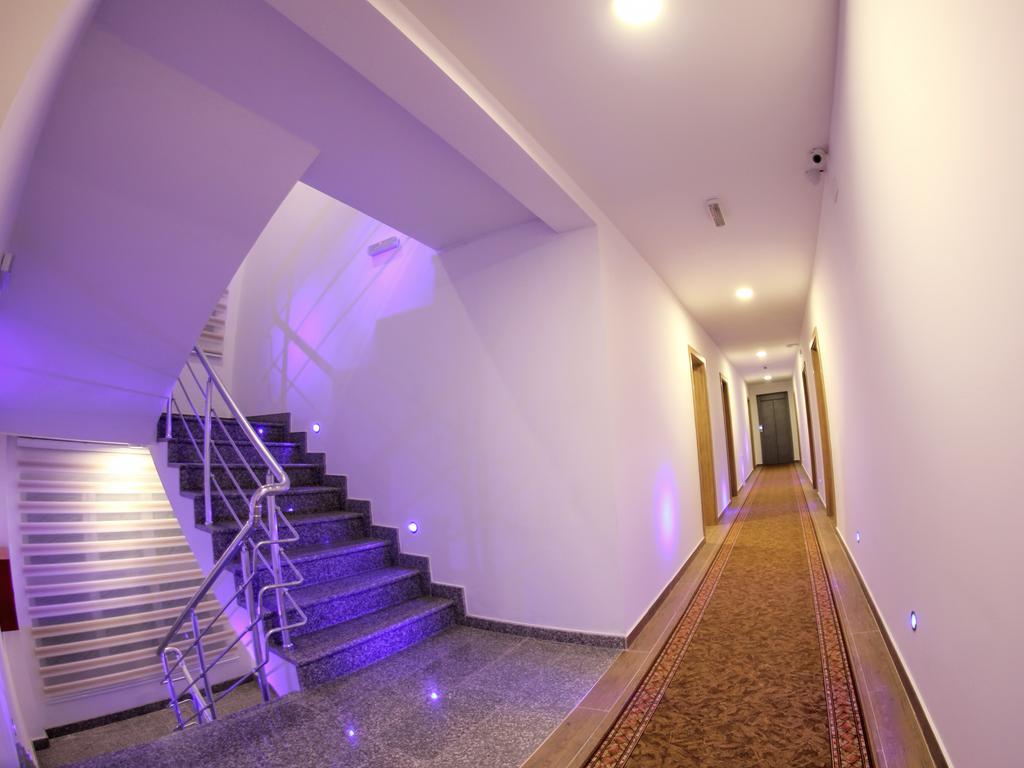 Hotel Dubai Plandiste Екстериор снимка
