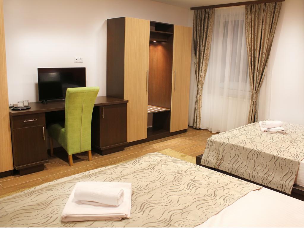 Hotel Dubai Plandiste Екстериор снимка