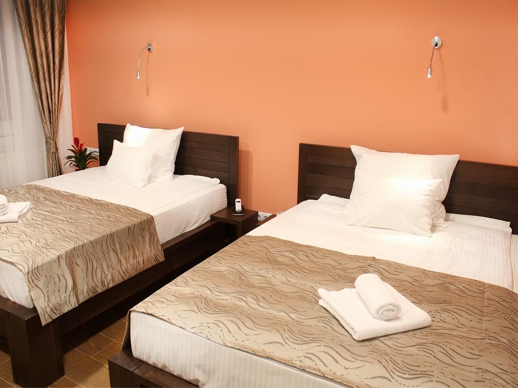 Hotel Dubai Plandiste Екстериор снимка