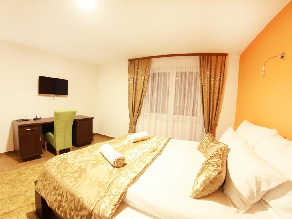 Hotel Dubai Plandiste Екстериор снимка