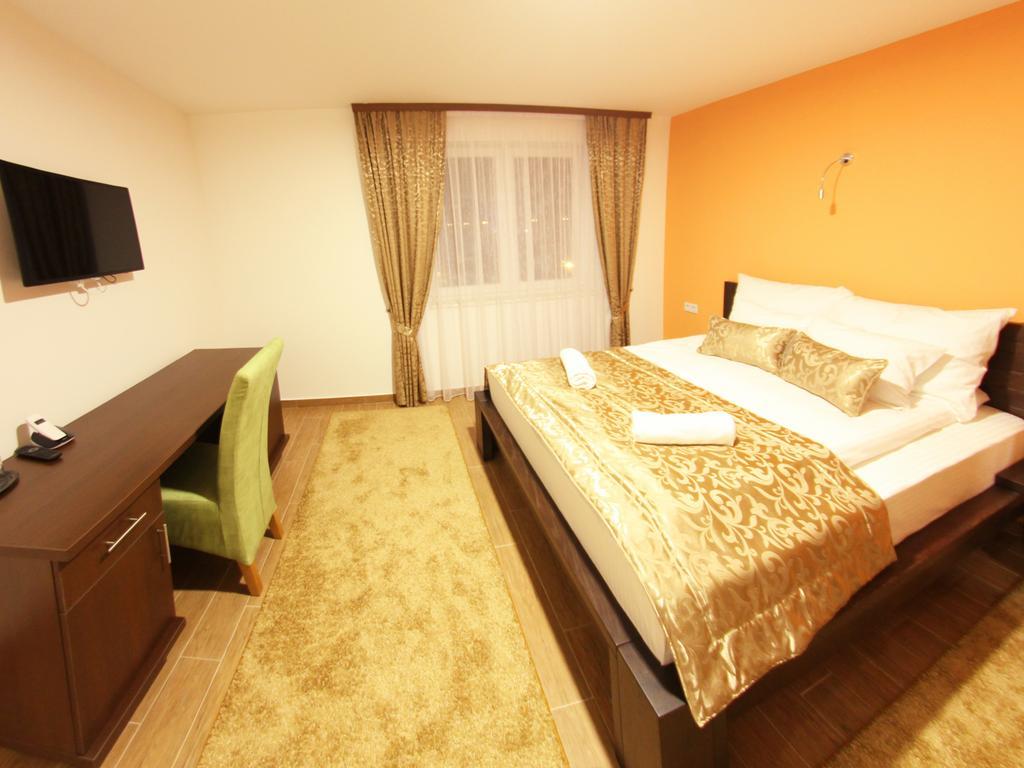 Hotel Dubai Plandiste Екстериор снимка