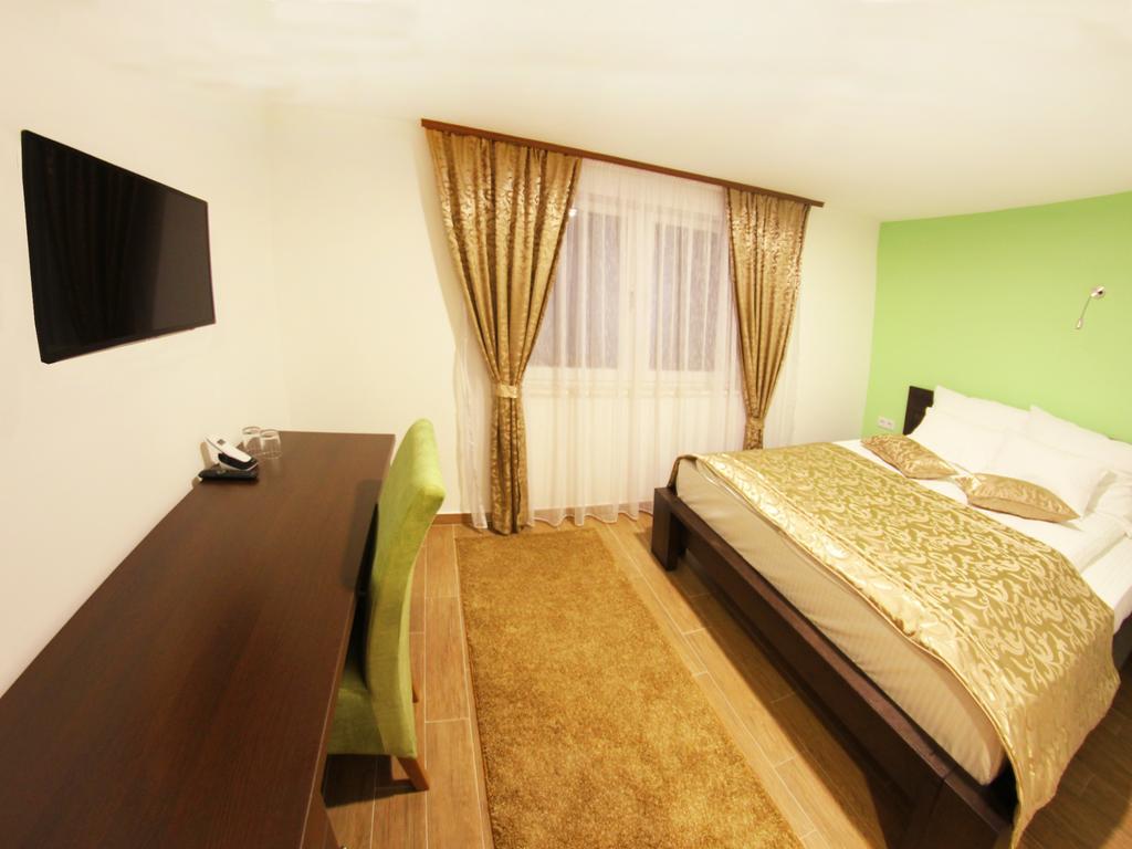 Hotel Dubai Plandiste Екстериор снимка