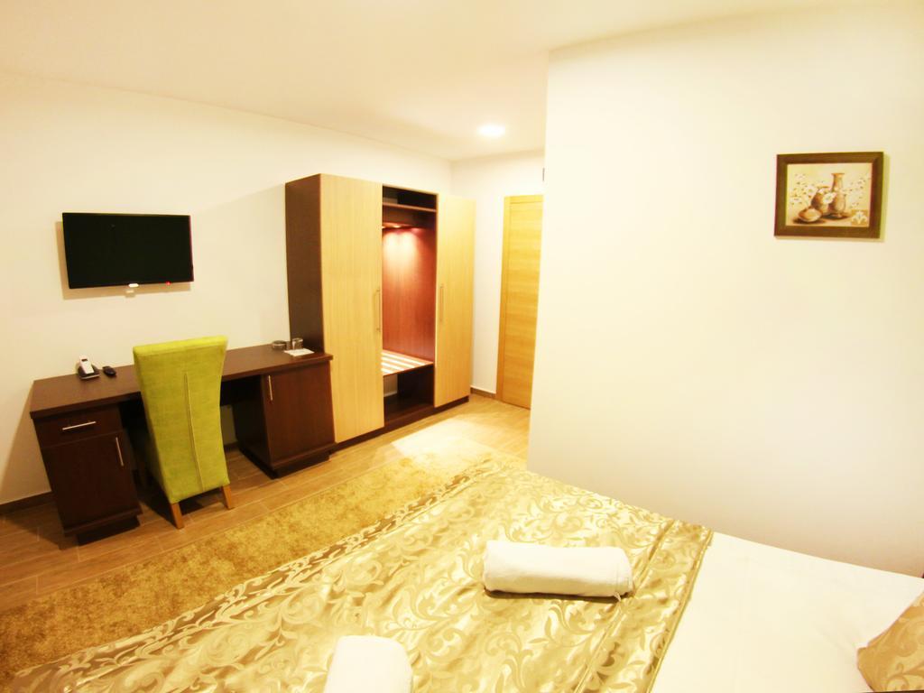 Hotel Dubai Plandiste Екстериор снимка