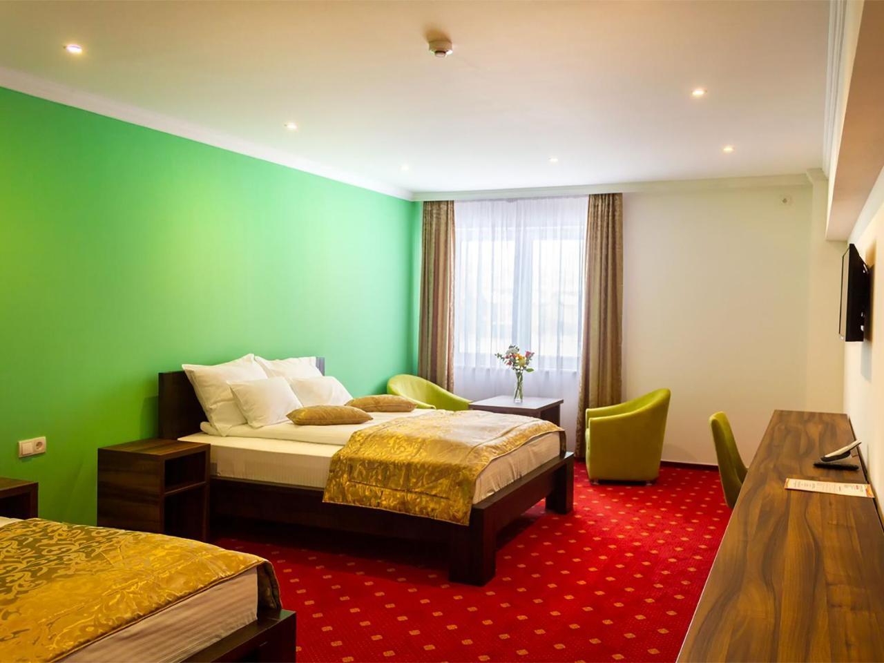 Hotel Dubai Plandiste Екстериор снимка